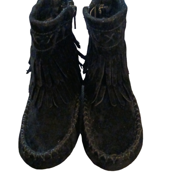 Chase & Chloe fringe zip up boots.  Girls.  Size: 13.  Black suede - Picture 4 of 11